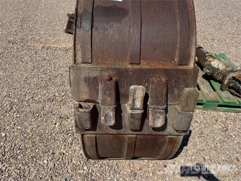 Benne Preneuse Et Attachements Attachments Clamsheel Exc Łyżki do ładowarek