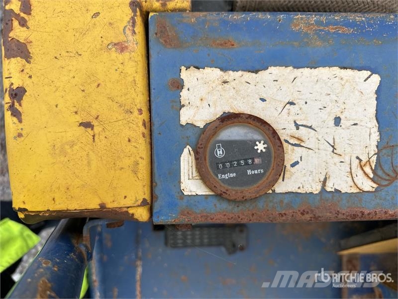  BENS 250R Swivel Crawler Mini Dumper (Inoperable) Mini Dumpers