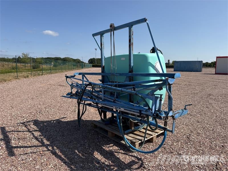 Berthoud 12 m Pulverisateur 3-Point Hitch Sprayer 견인형 분무기