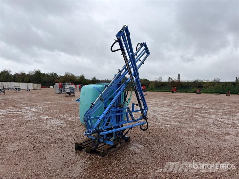 Berthoud Accro06XR12 12 m Pulverisateur Porte 3-Point Hitch الرشاشات