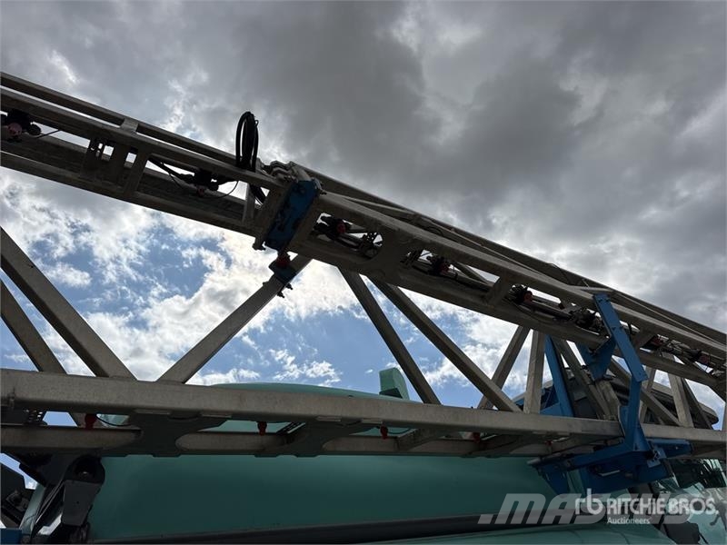 Berthoud Raptor 4240 4x4 Pulverisateur Automoteur 38 m High 자주 동력 분무기