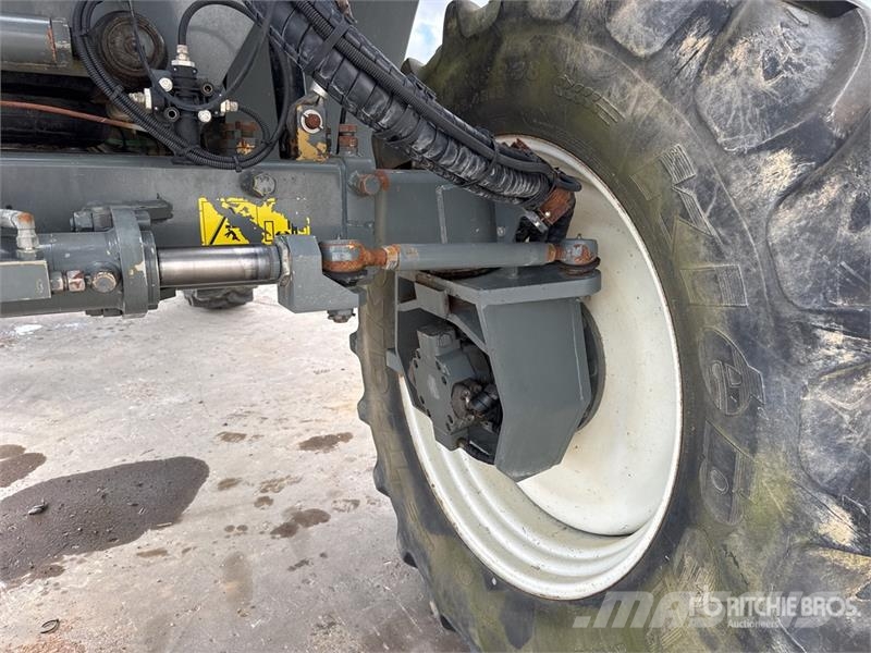 Berthoud Raptor 4240 4x4 Pulverisateur Automoteur 38 m High 자주 동력 분무기