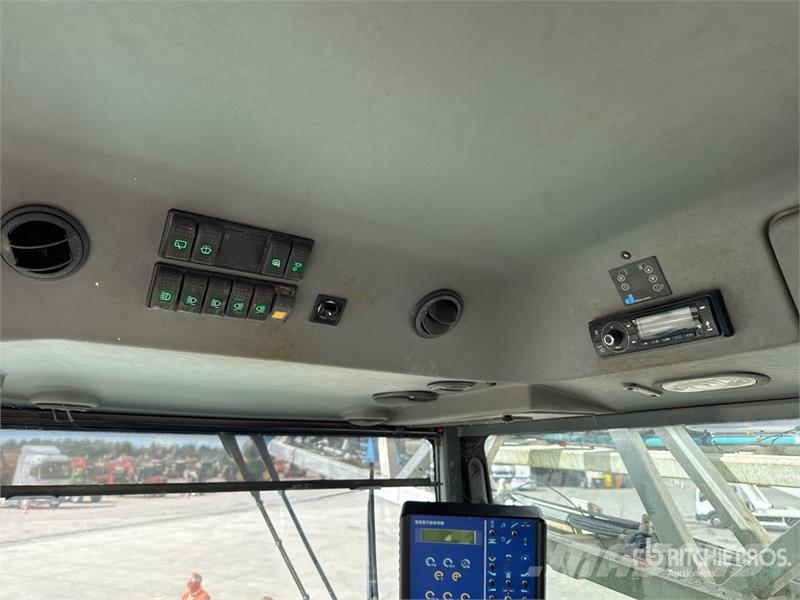 Berthoud Raptor 4240 4x4 Pulverisateur Automoteur 38 m High 자주 동력 분무기