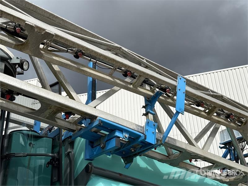 Berthoud Raptor 4240 4x4 Pulverisateur Automoteur 38 m High 자주 동력 분무기