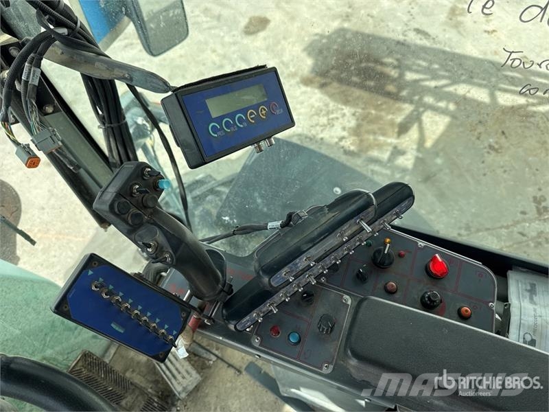 Berthoud Raptor 4240 4x4 Pulverisateur Automoteur 38 m High 자주 동력 분무기