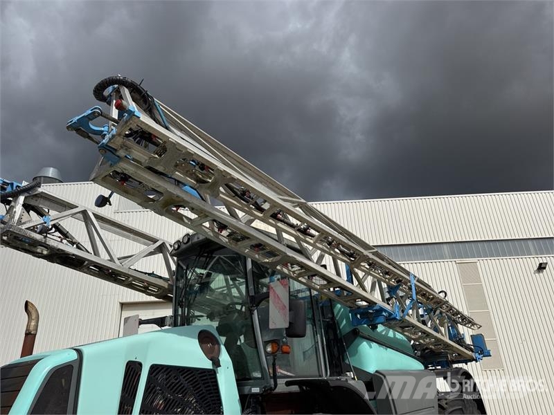 Berthoud Raptor 4240 4x4 Pulverisateur Automoteur 38 m High 자주 동력 분무기