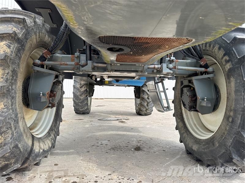 Berthoud Raptor 4240 4x4 Pulverisateur Automoteur 38 m High 자주 동력 분무기