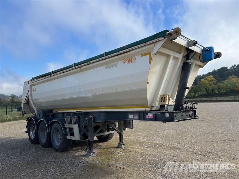 BFG Tri/A Semi-Remorque Benne 3 Essieux End Dump T Kallur-haagised