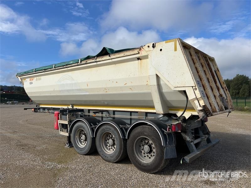 BFG Tri/A Semi-Remorque Benne 3 Essieux End Dump T Kallur-haagised