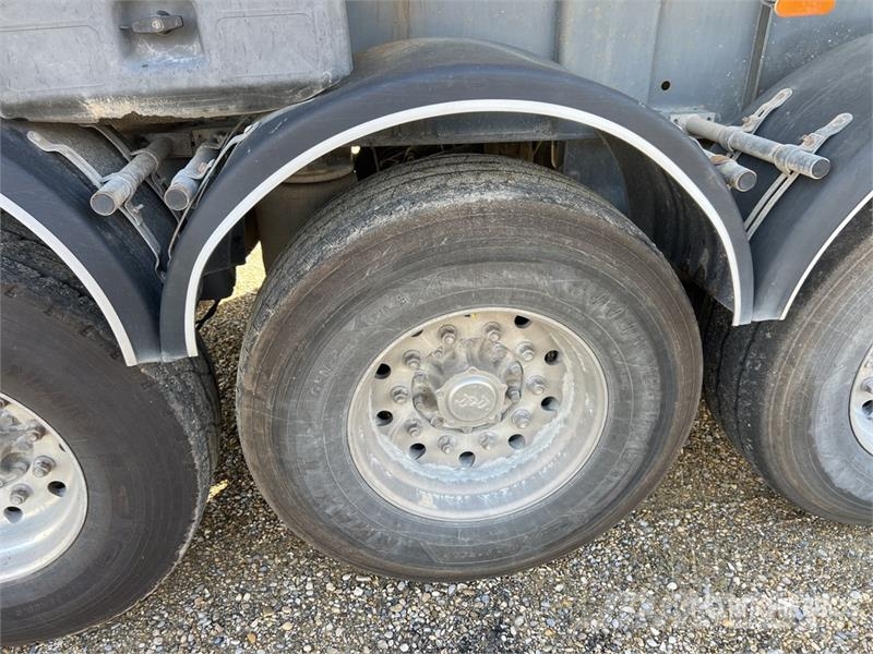 BFG Tri/A Semi-Remorque Benne 3 Essieux End Dump T Kallur-haagised