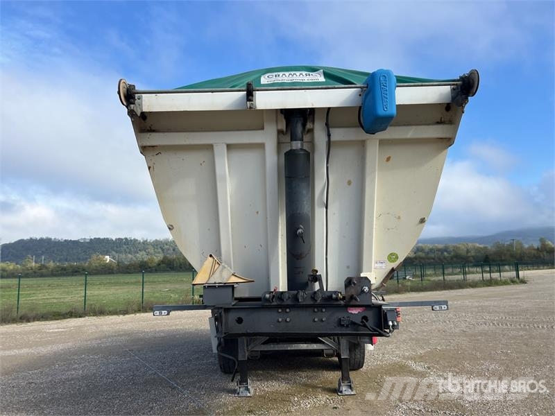 BFG Tri/A Semi-Remorque Benne 3 Essieux End Dump T Kallur-haagised