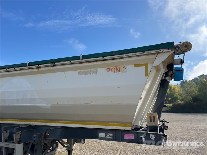 BFG Tri/A Semi-Remorque Benne 3 Essieux End Dump T Kallur-haagised