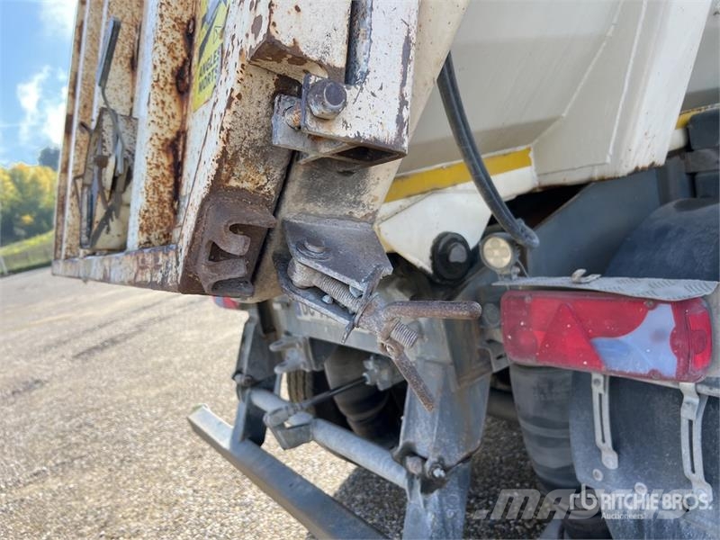 BFG Tri/A Semi-Remorque Benne 3 Essieux End Dump T Kallur-haagised