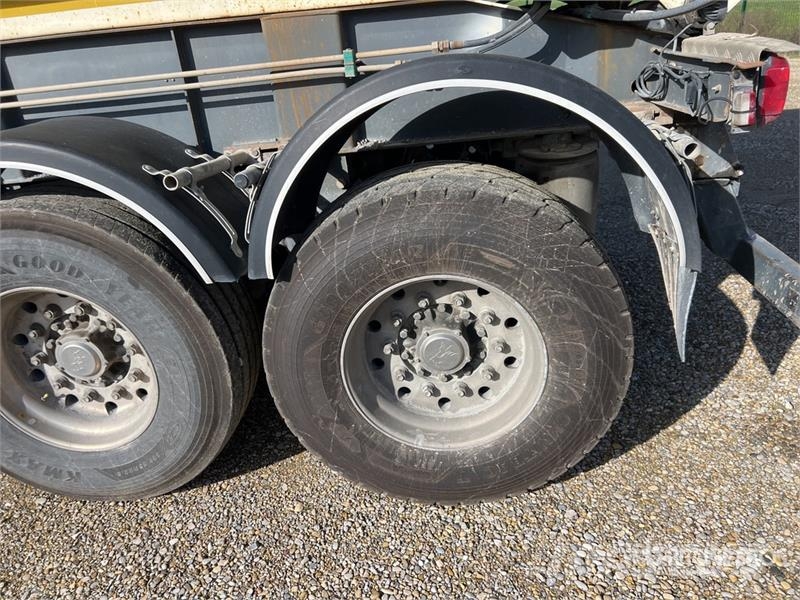 BFG Tri/A Semi-Remorque Benne 3 Essieux End Dump T Kallur-haagised