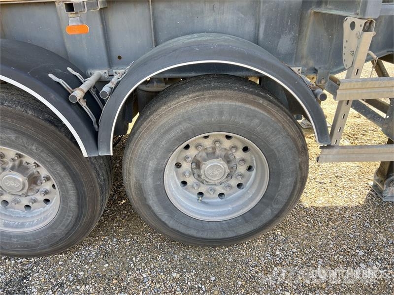 BFG Tri/A Semi-Remorque Benne 3 Essieux End Dump T Kallur-haagised