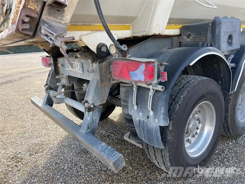 BFG Tri/A Semi-Remorque Benne 3 Essieux End Dump T Kallur-haagised
