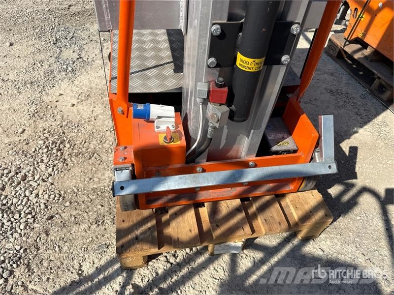  Bianchin Minlift Vertical Mast Lift Vertikalna dvigala