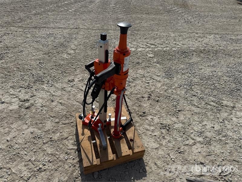 Bisonte EC 1500 Drill Equipment Rezervni delovi i oprema za bušenje