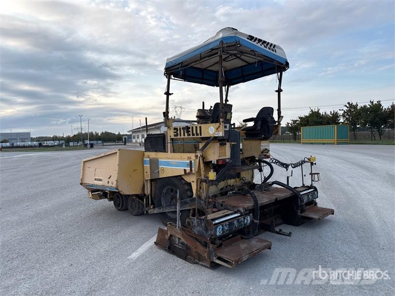 Bitelli BB130 Asphalt Paver 아스팔트 포장장비