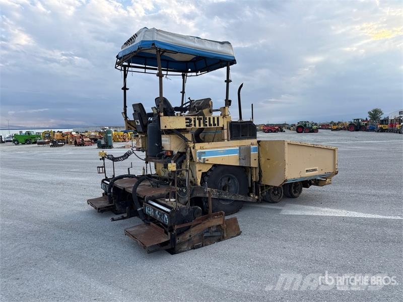 Bitelli BB130 Asphalt Paver 아스팔트 포장장비