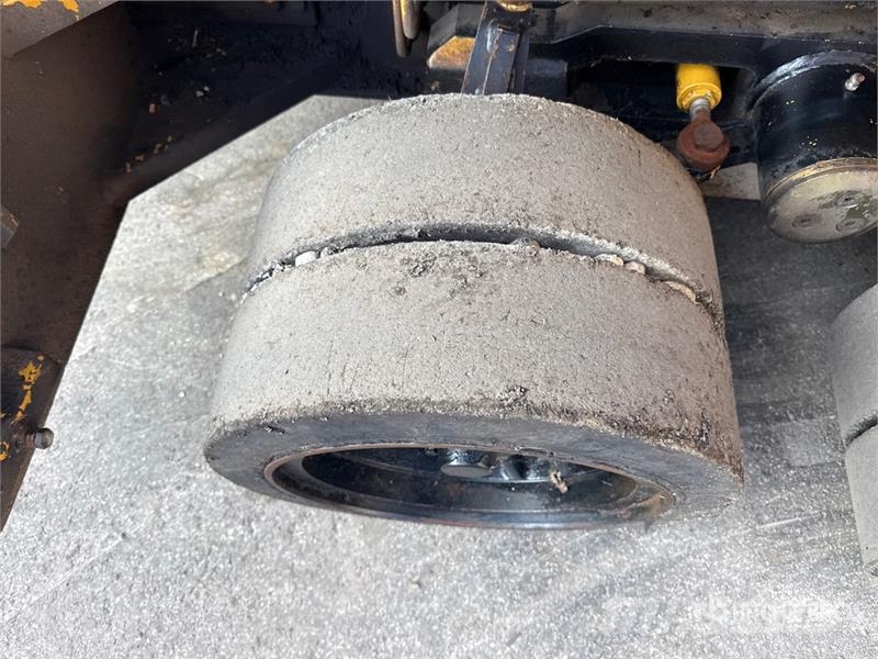 Bitelli BB740DT Wheel Asphalt Paver Asfaltsläggningsmaskiner
