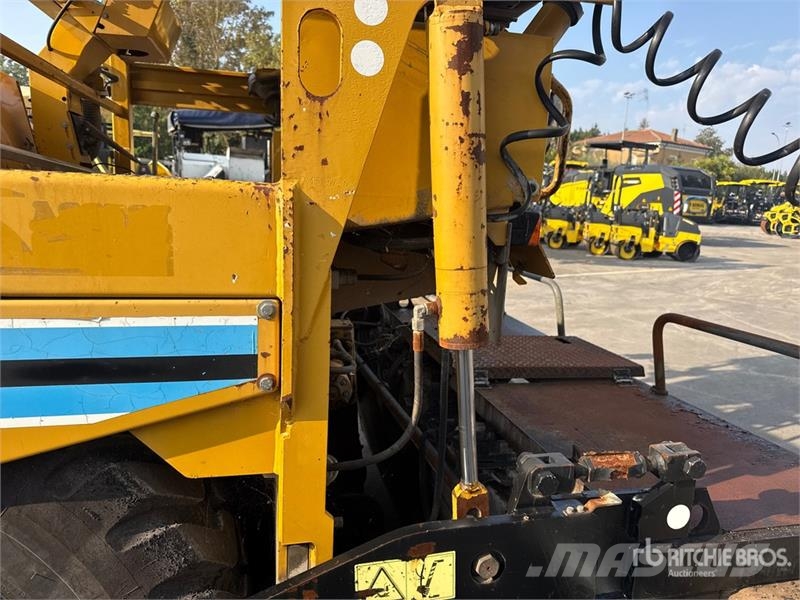 Bitelli BB740DT Wheel Asphalt Paver Asfaltsläggningsmaskiner