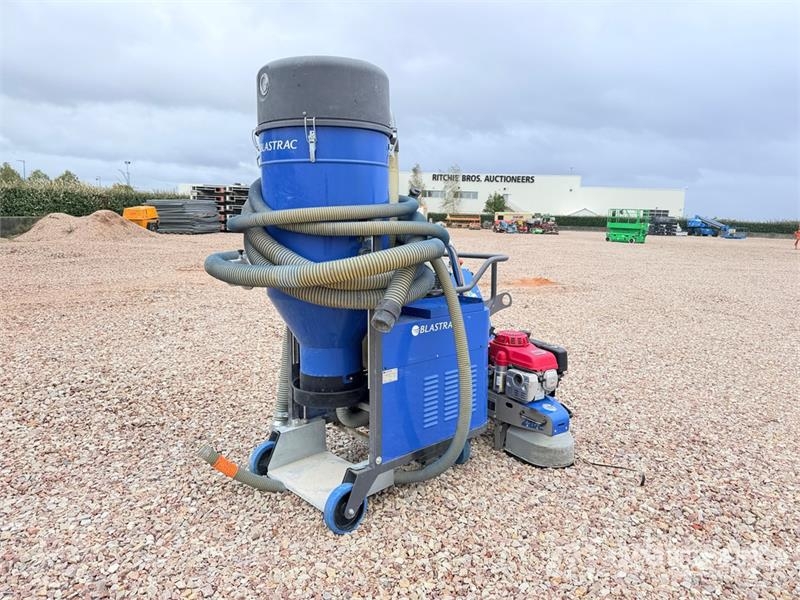  Blastrac BG-250P Rectifieuse Thermique Grinding Ma Sonstige Baumaschinen