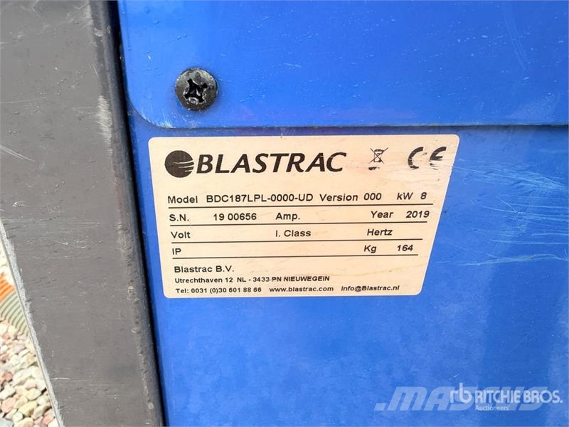  Blastrac BG-250P Rectifieuse Thermique Grinding Ma Sonstige Baumaschinen