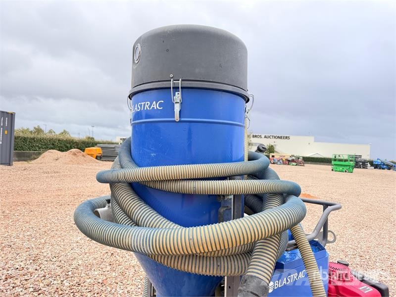  Blastrac BG-250P Rectifieuse Thermique Grinding Ma Sonstige Baumaschinen