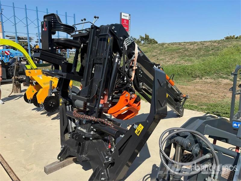 BMF 650 Forestry Boom (Unused) Parti e equipaggiamenti per Gru