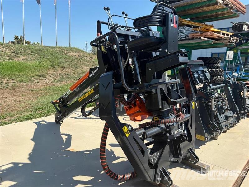 BMF 650 Forestry Boom (Unused) Parti e equipaggiamenti per Gru