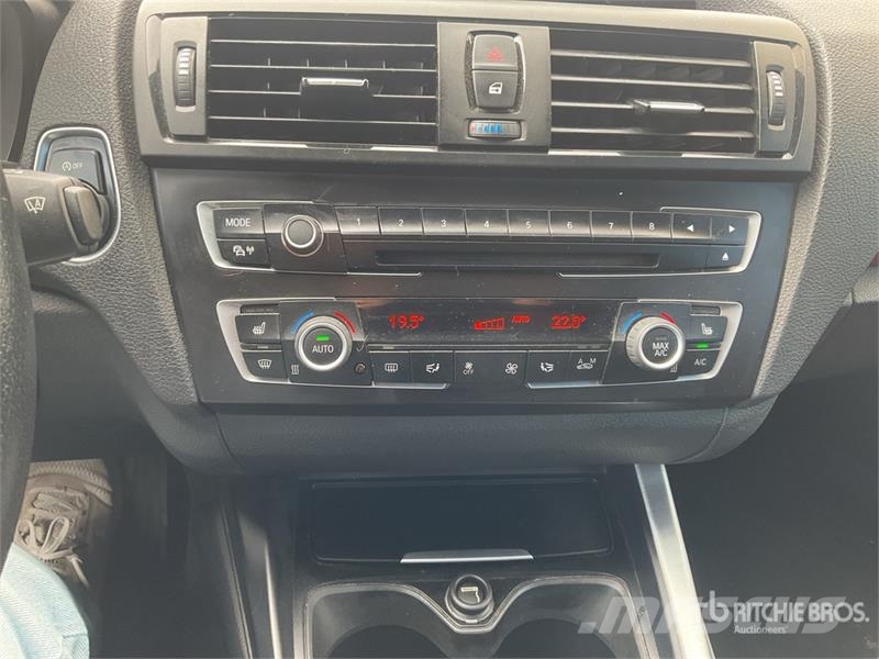 BMW 118i Automobile Автомобілі