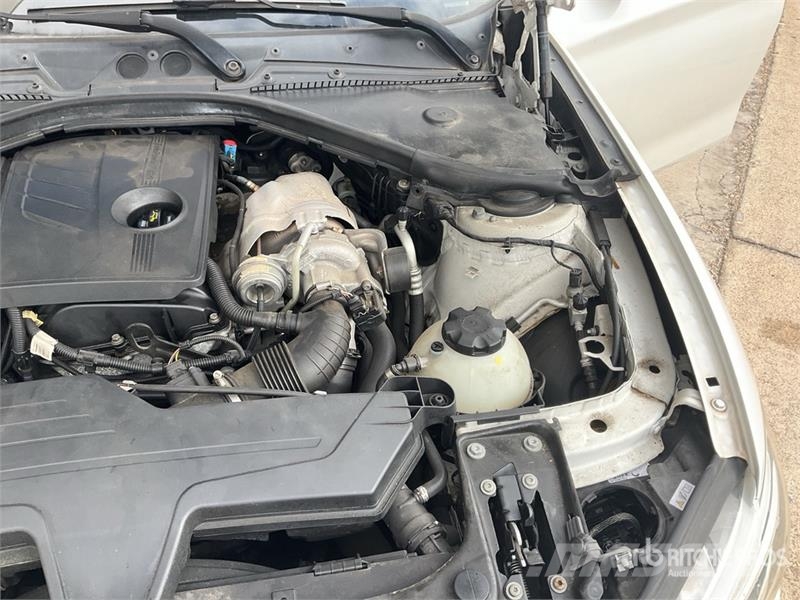BMW 118i Automobile Автомобілі