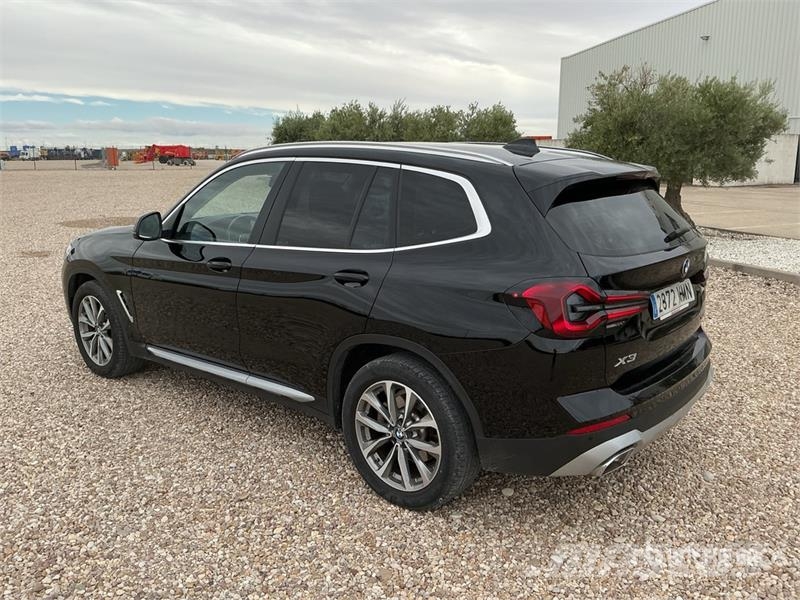 BMW X3 Xdrive 20D SUV Автомобілі