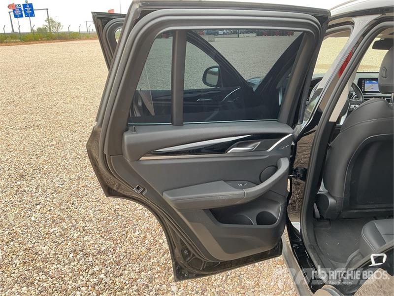BMW X3 Xdrive 20D SUV Автомобілі