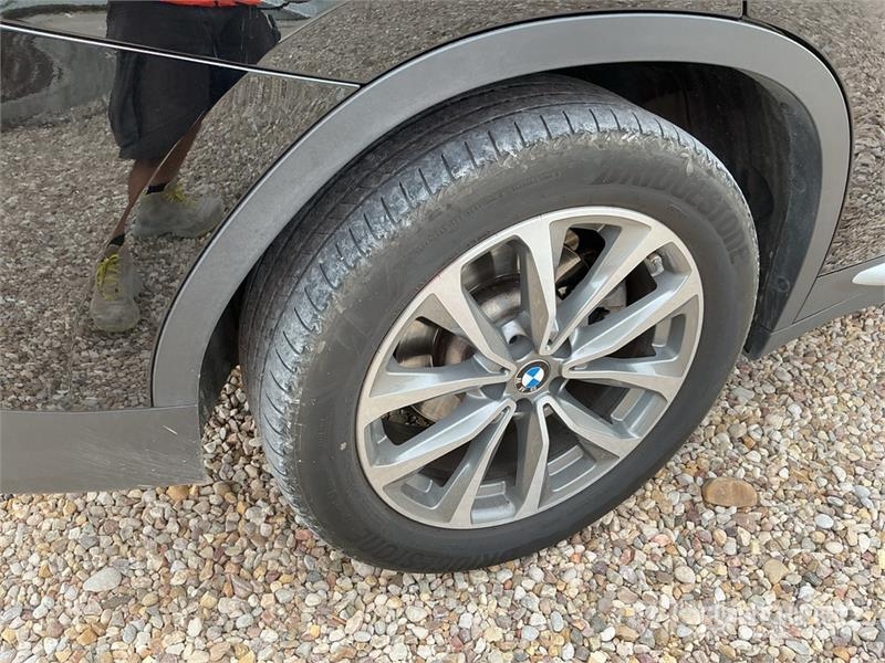 BMW X3 Xdrive 20D SUV Автомобілі