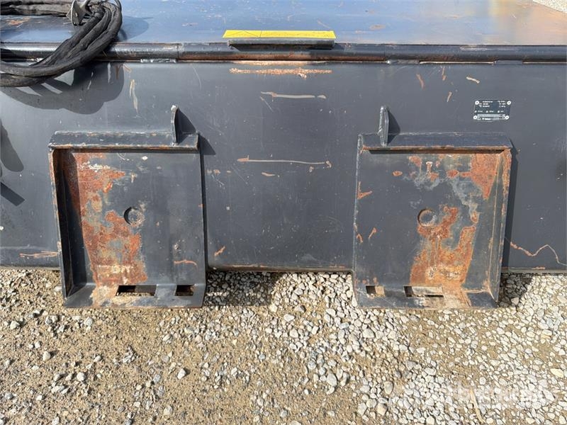 Bobcat 185 SWB Skid Steer Broom Cepillos