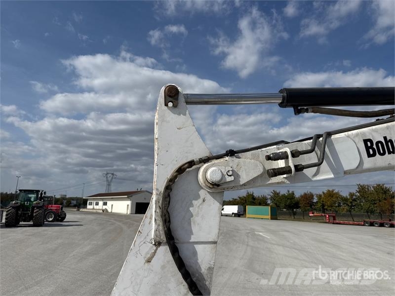 Bobcat 341G Mini kotrók < 7t