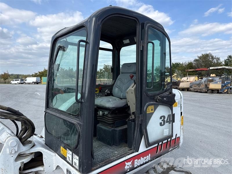 Bobcat 341G Mini kotrók < 7t