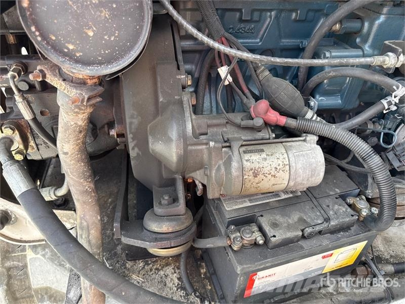 Bobcat 341G Mini kotrók < 7t
