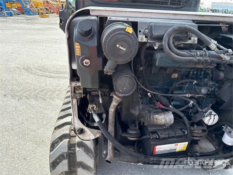 Bobcat 341G Mini kotrók < 7t