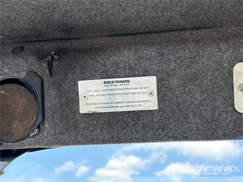 Bobcat 341G Mini kotrók < 7t