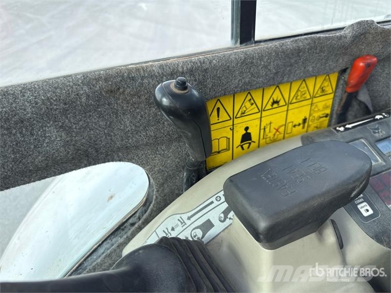 Bobcat 341G Mini kotrók < 7t