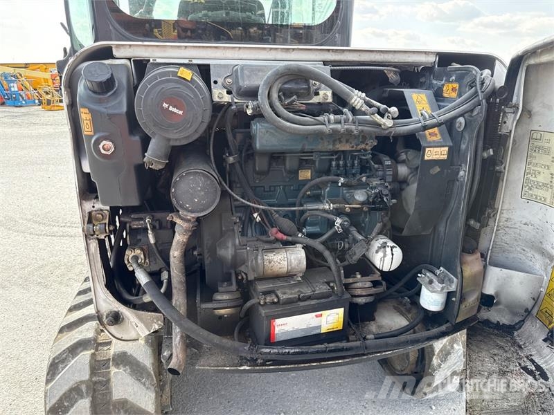 Bobcat 341G Mini kotrók < 7t