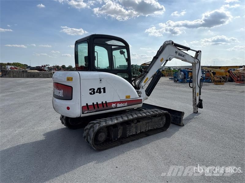 Bobcat 341G Mini kotrók < 7t