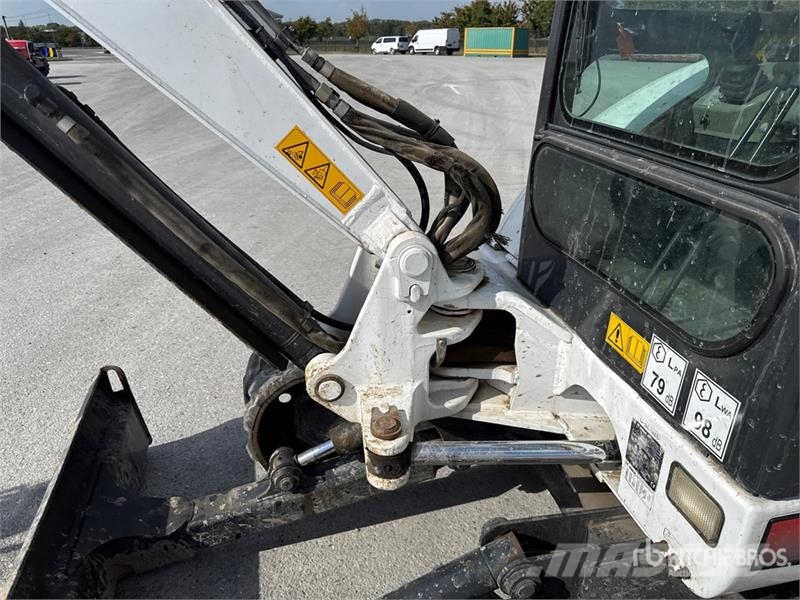 Bobcat 341G Mini kotrók < 7t