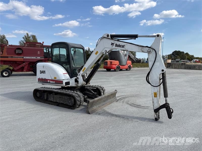 Bobcat 341G Mini kotrók < 7t