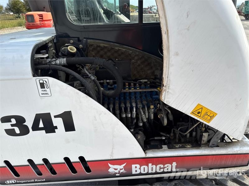 Bobcat 341G Mini kotrók < 7t