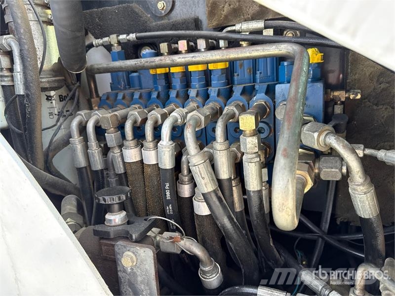 Bobcat 341G Mini kotrók < 7t