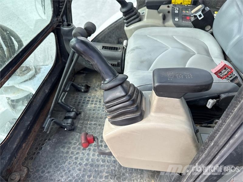 Bobcat 341G Mini kotrók < 7t